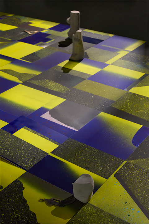 ����� ����